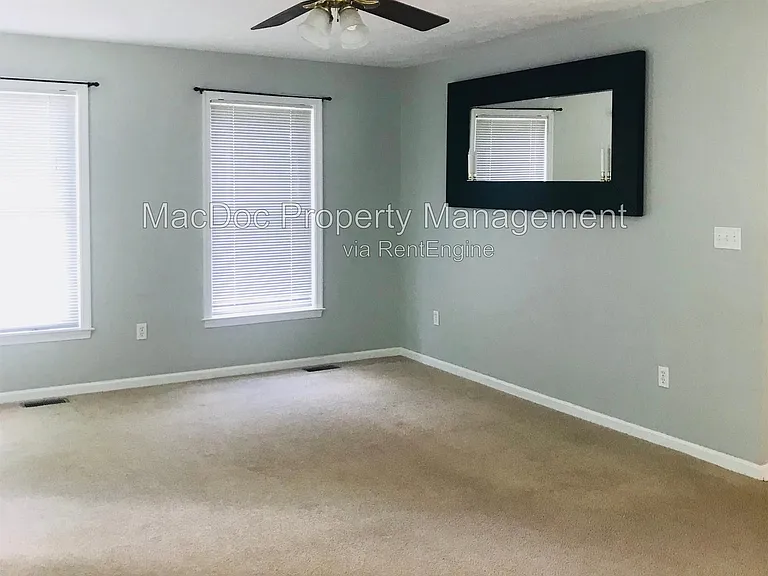 6804 Saxony Cir — Photo 28