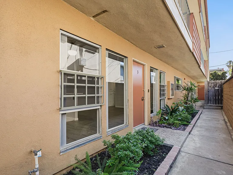 115 Redondo Ave #3 — Photo 27
