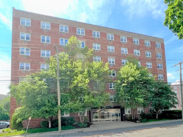 140C Grove St #C, Stamford, CT 06901