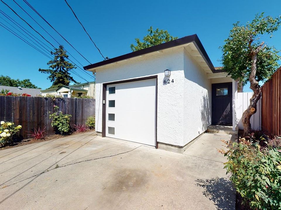 1st image of 624 Macarthur Ave