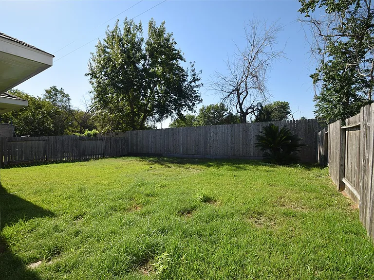 5726 Indigo Trails Dr — Photo 31