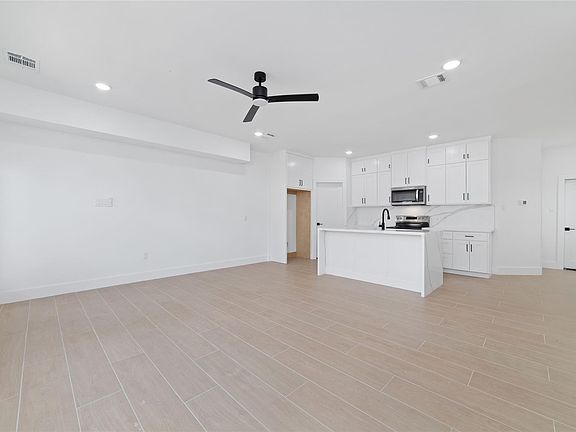5th image of 1811 N Spring Dr #7