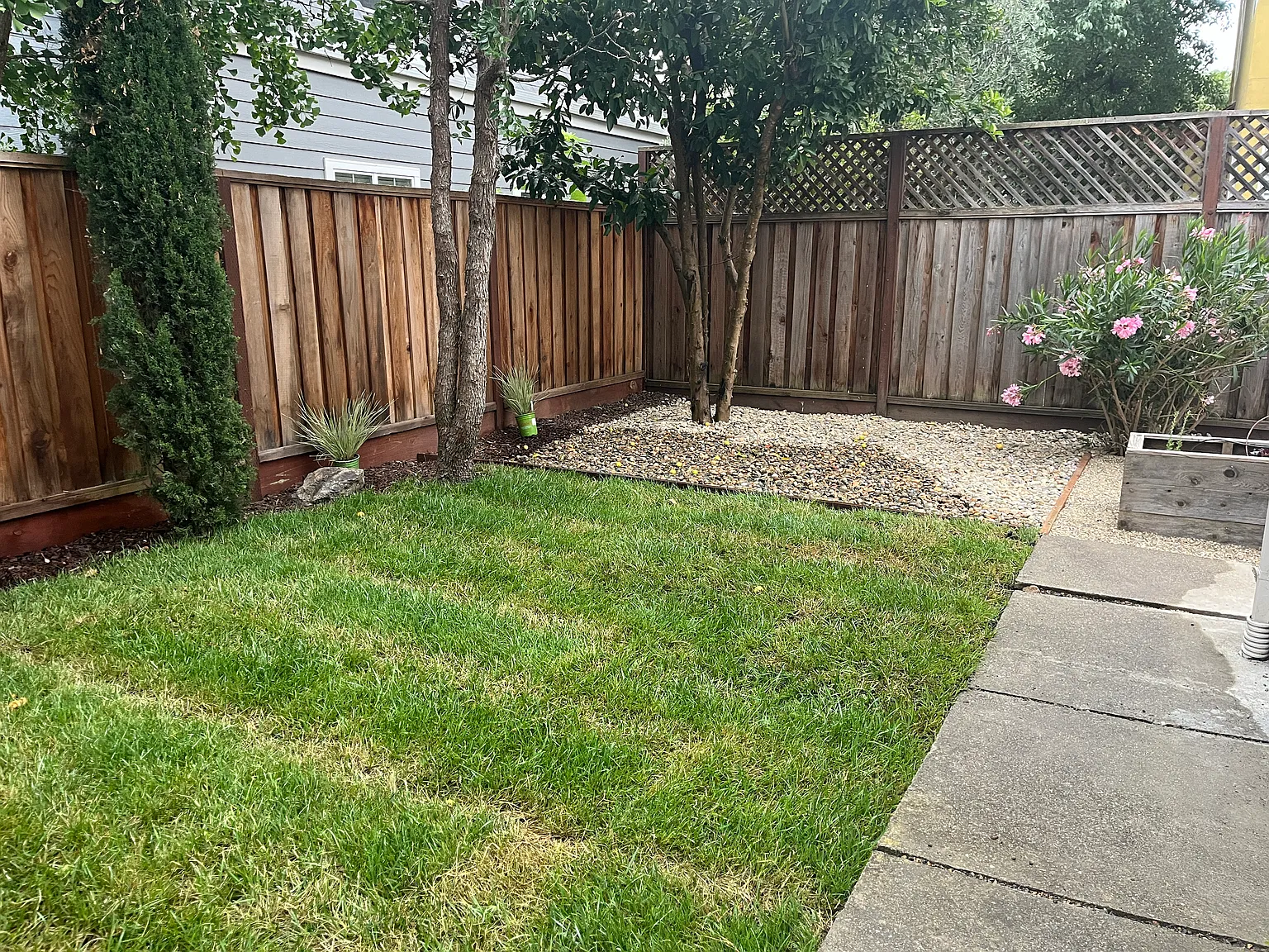 4 bed, 2095 sqft, $4,400 — Photo 3