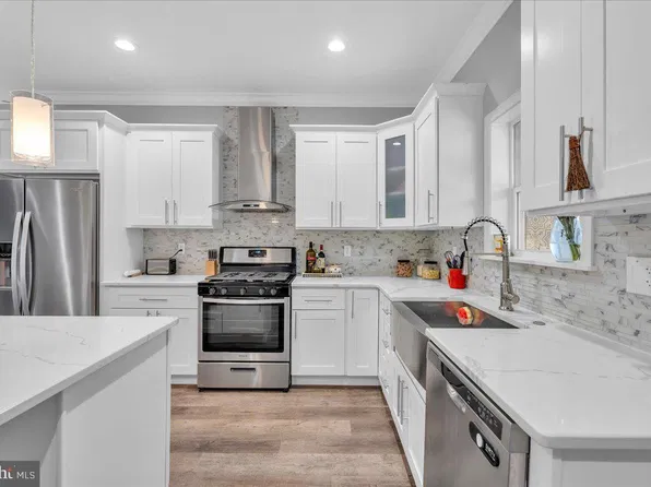 130 Kossuth St, Riverside, NJ 08075