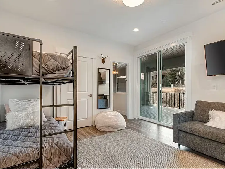 3323 Santa Fe Rd — Photo 18