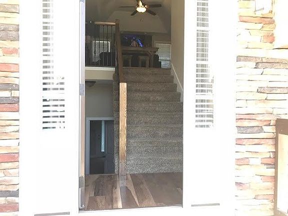 3rd image of 3757 Windmill Dr
