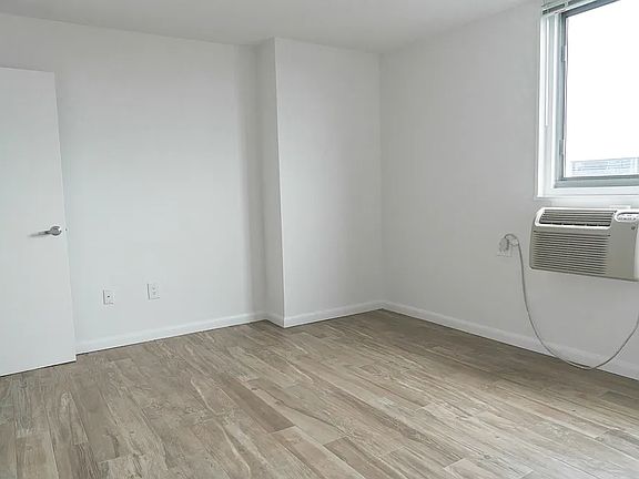 3rd image of 480 2nd Ave APT 23A