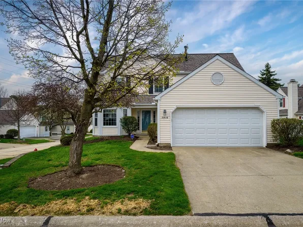 5916 Halle Farm Dr, Willoughby, OH 44094