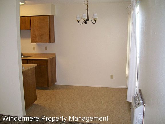 4th image of 1417 S College Ave APT 9
