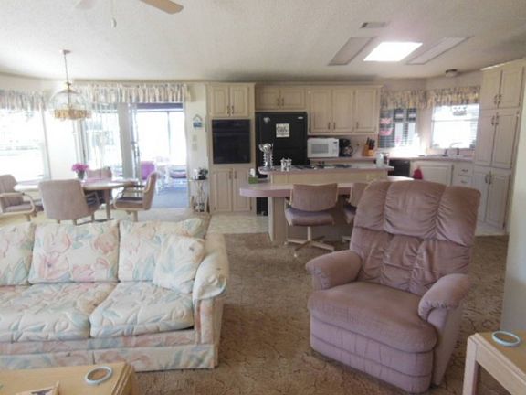 3rd image of 1466 Deverly Dr