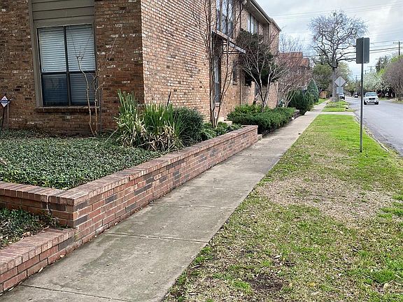 5th image of 4049 Herschel Ave Unit E