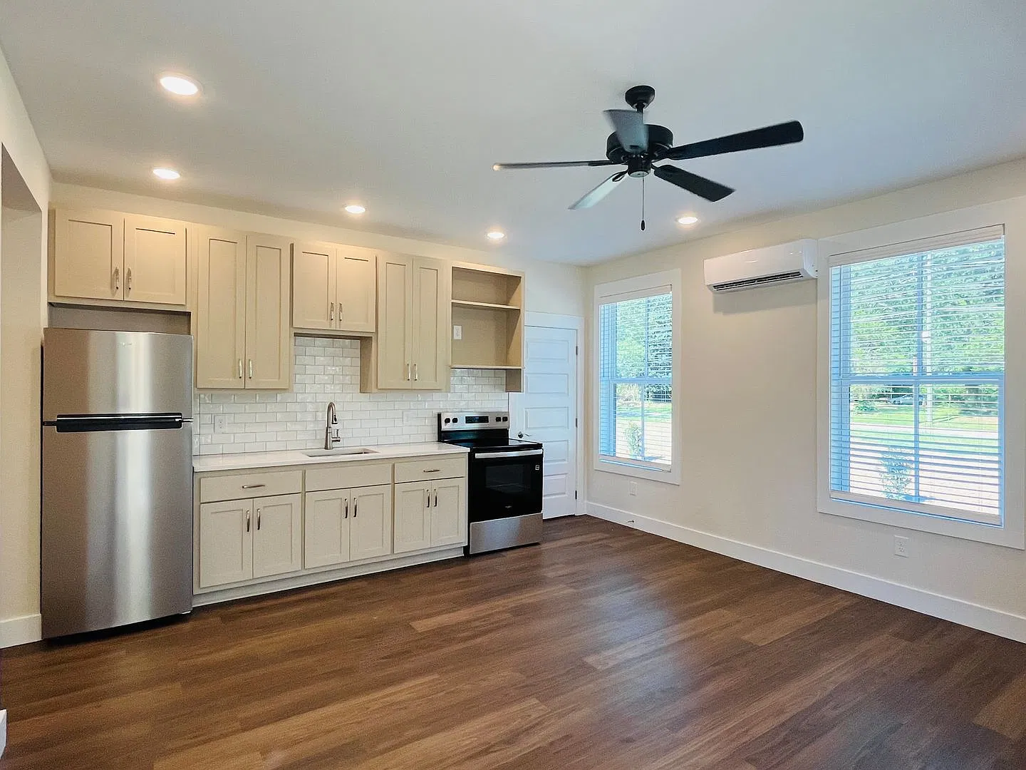 105 Gardenia Lane — Photo 4