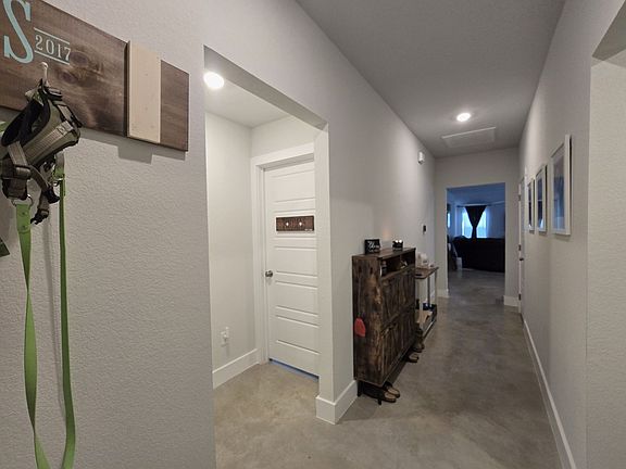 2nd image of 1051 Lexington Dr