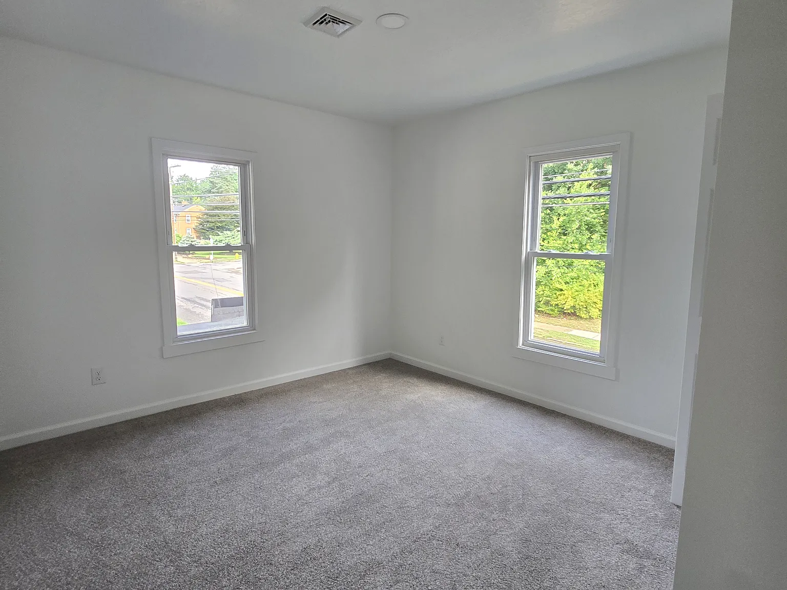 3 bed, $1,600 — Photo 4