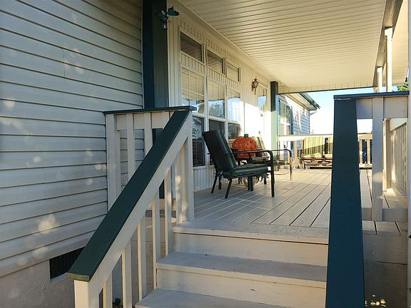 5th image of 105 Danielle Dr