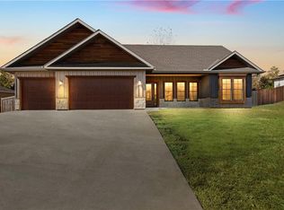 2721 S Fir Ter, Eudora, KS 66025