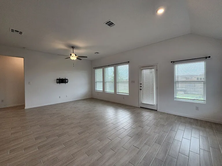 5923 Corsicana Cv — Photo 6