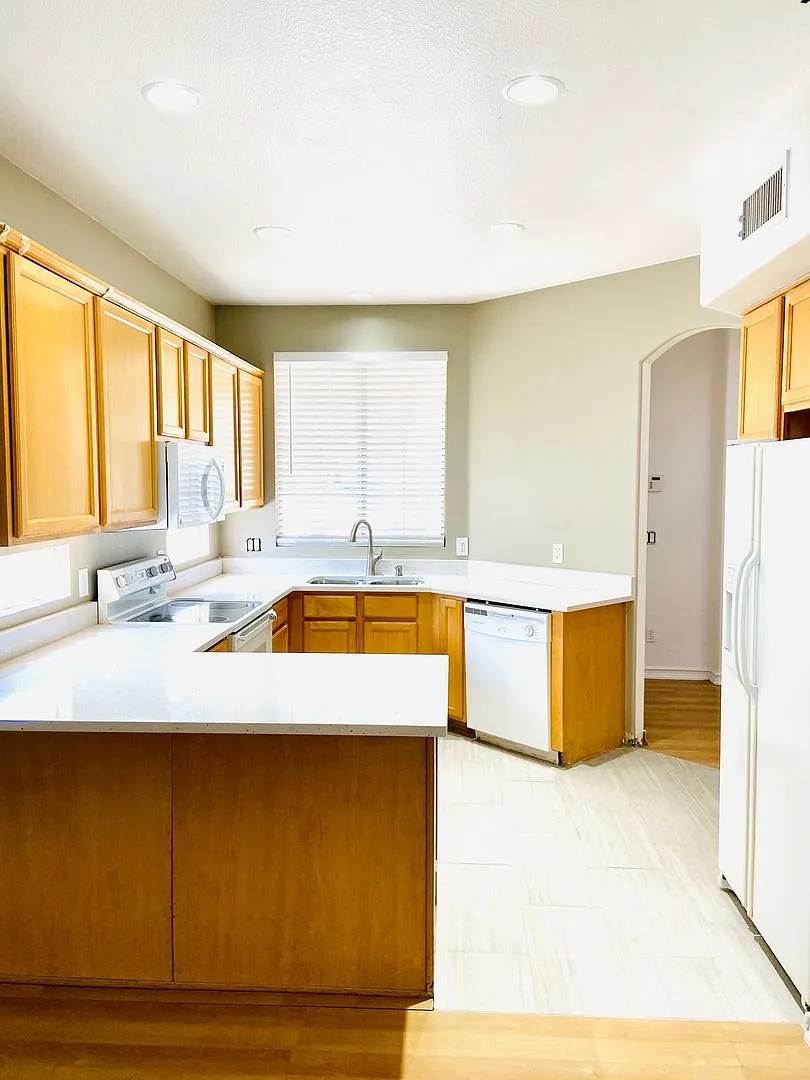 3-bedroom, 2.5 bath in northeast Mesa — Photo 4