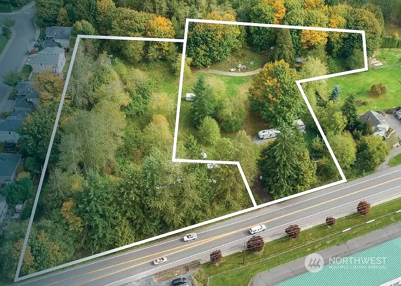 2101 2111 Bickford Avenue photo 1