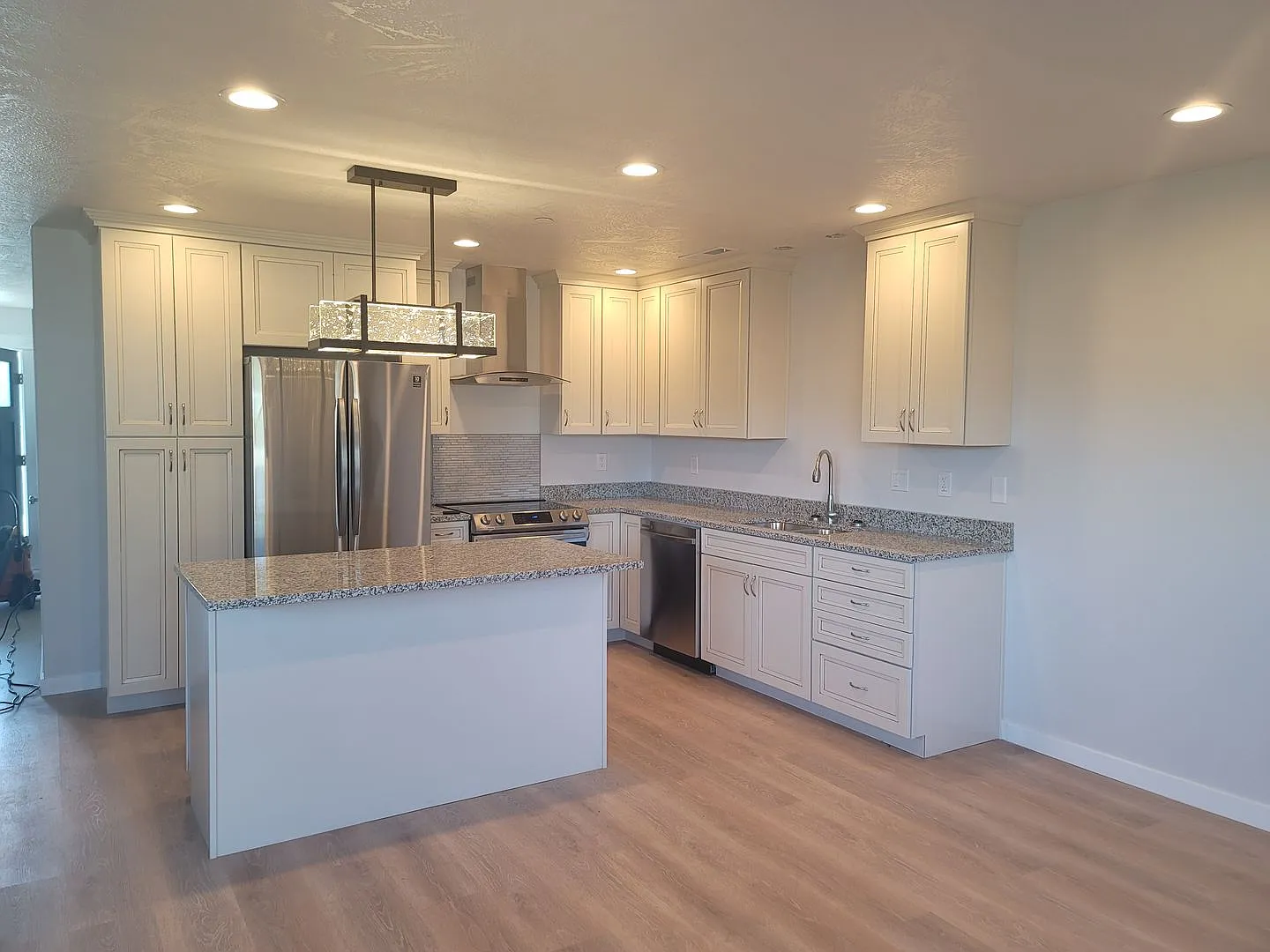 930 E St — Photo 3