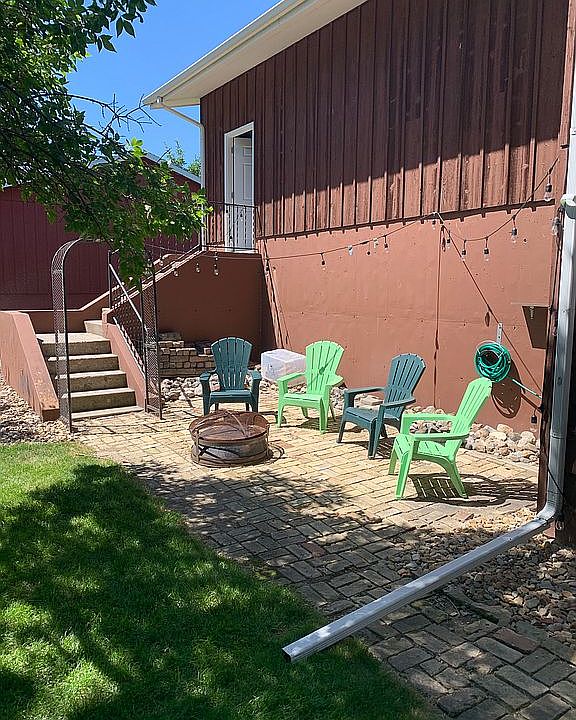 Fire pit, stairs to garage