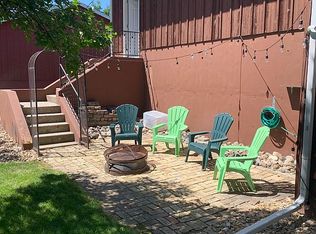 215 Lakeside Ln, Pierre, SD 57501