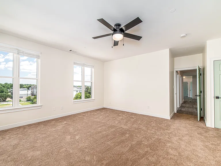 2221 Pretty Lake Ave — Photo 60