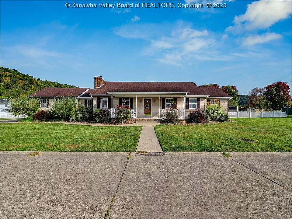 1st image of 7 Castle Dr