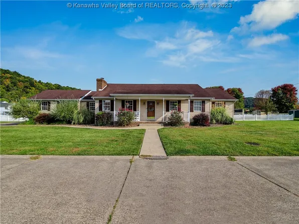 7 Castle Dr, Barboursville, WV 25504