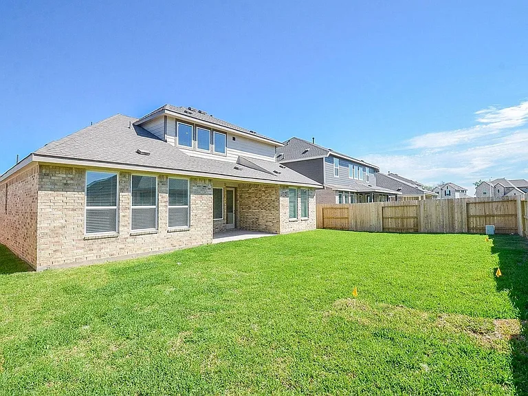 2708 Pine Bluff Dr — Photo 5