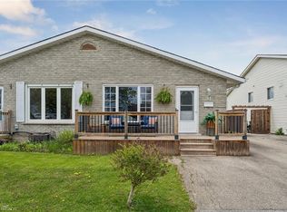 31 Mayfair Dr, Welland, ON L3C 7A2