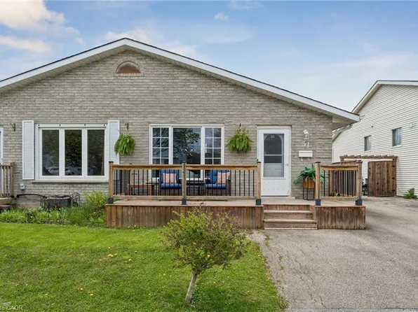 31 Mayfair Dr, Welland, ON L3C 7A2