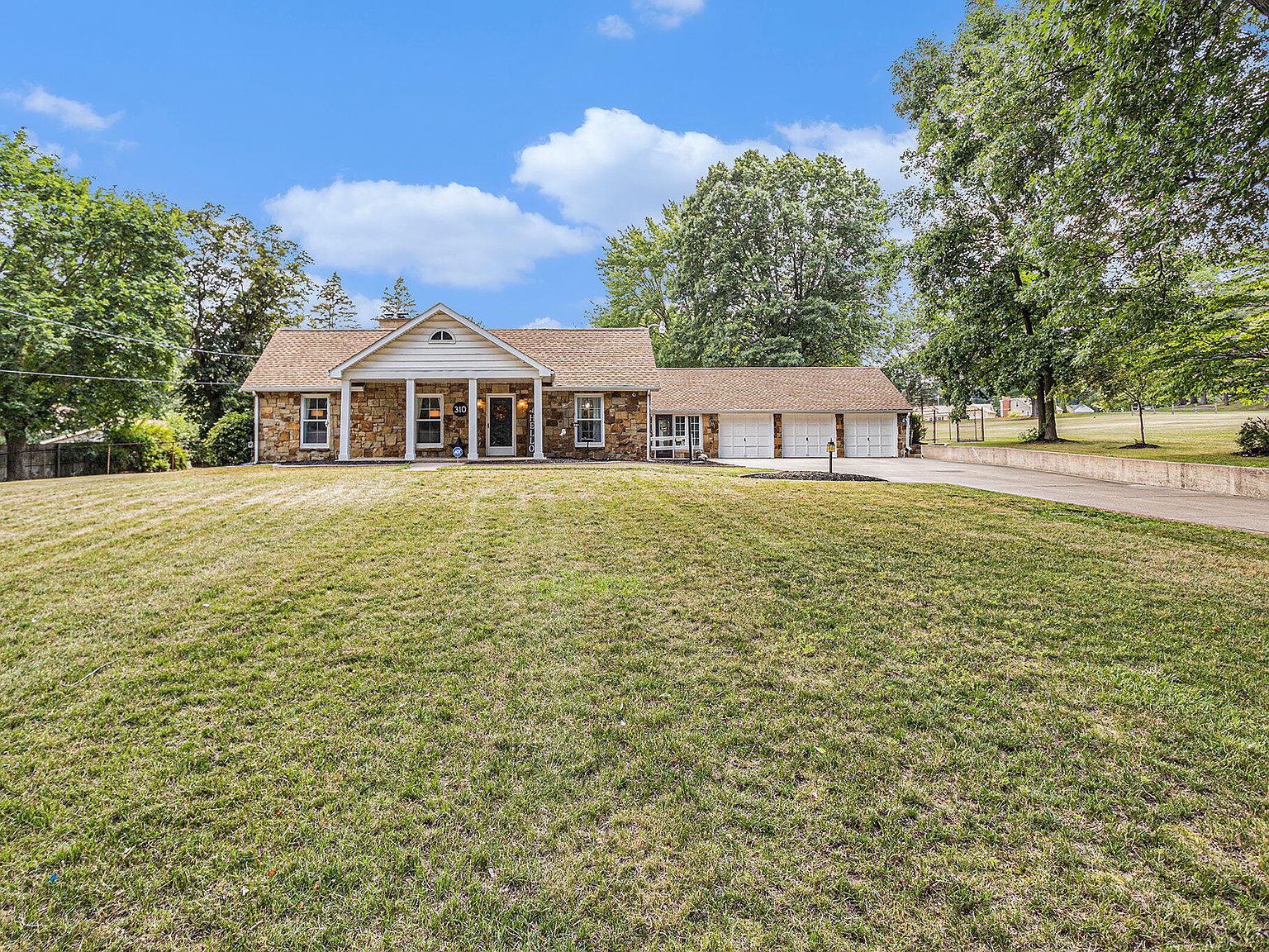 310 E Hamilton Ln, Battle Creek, MI 49015 Zillow