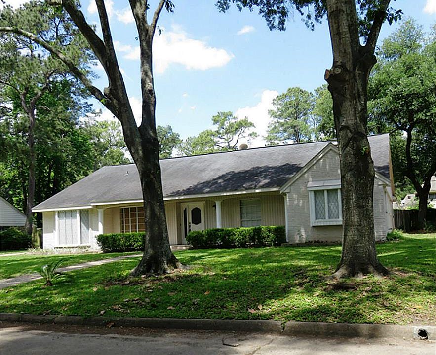 1st image of 3826 Fernglade Dr