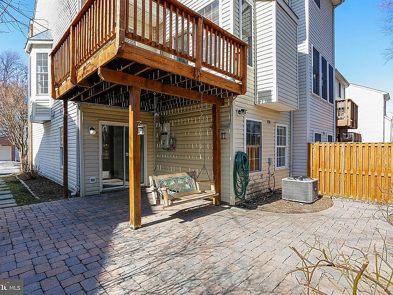 214 Tilden Way — Photo 32