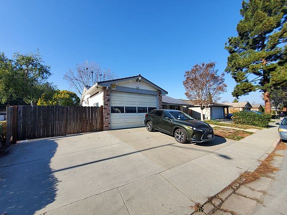 3rd image of 3723 Darwin Dr