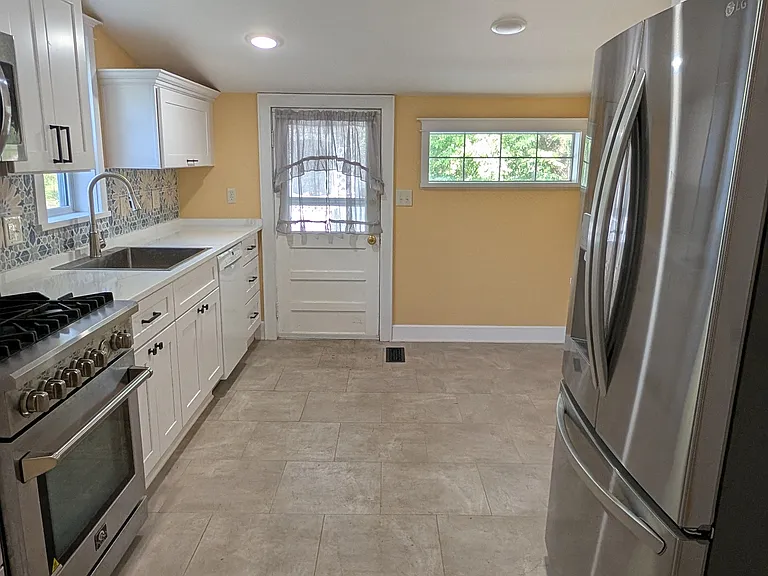 284 Clover Ave — Photo 10