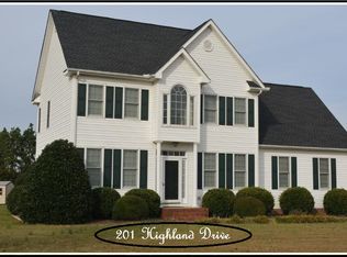 201 Highland Dr, Angier, NC 27501