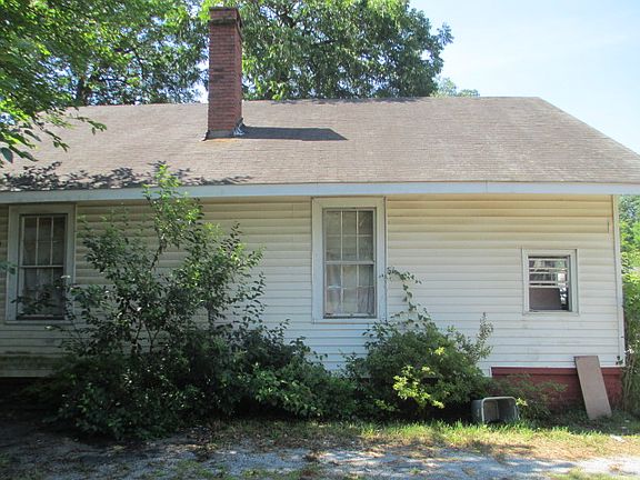 4th image of 461 Breeze St