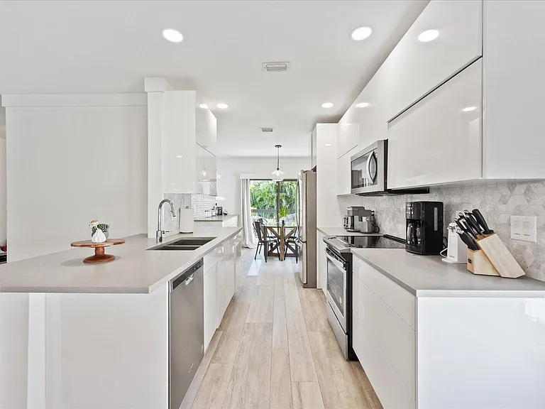 11311 Pond View Dr #C201 — Photo 6
