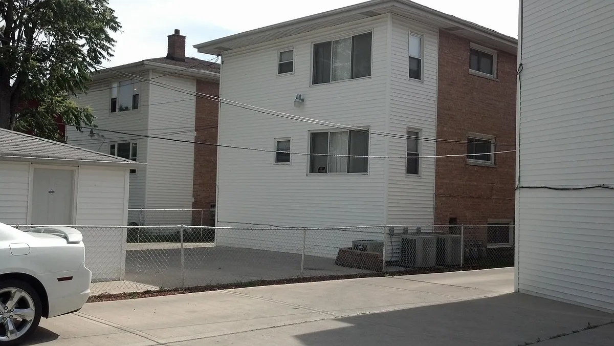 Building Photo - 1017 S 13th Ave #4BDR