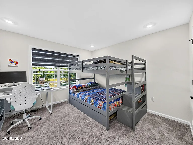 319 Tulip Ct — Photo 30