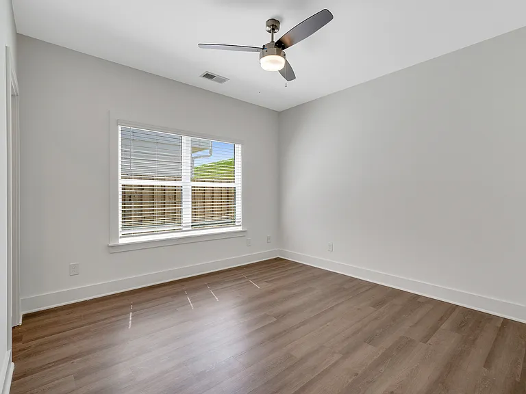 228 Huntley Pl — Photo 3