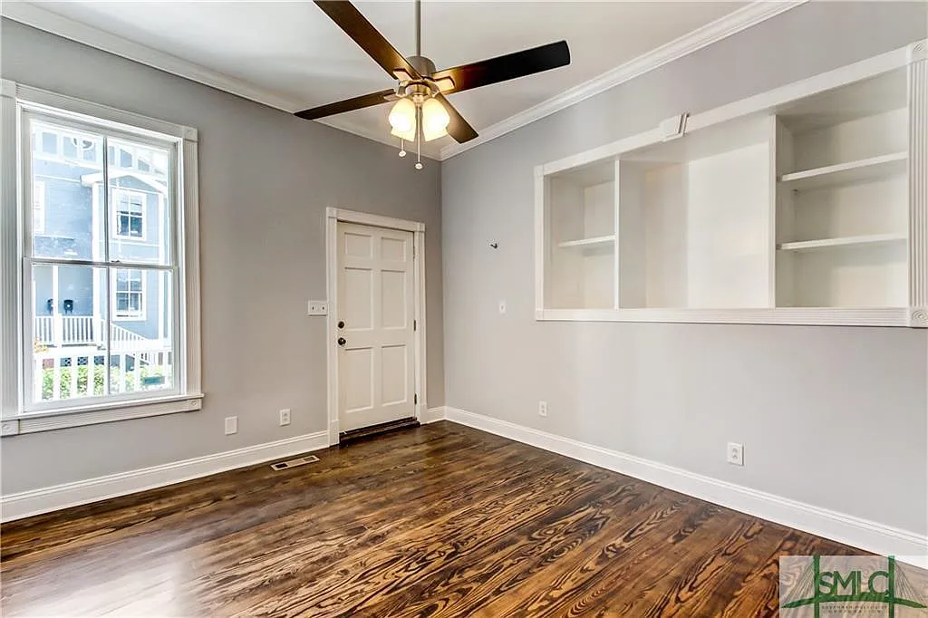525 E Gaston St — Photo 3