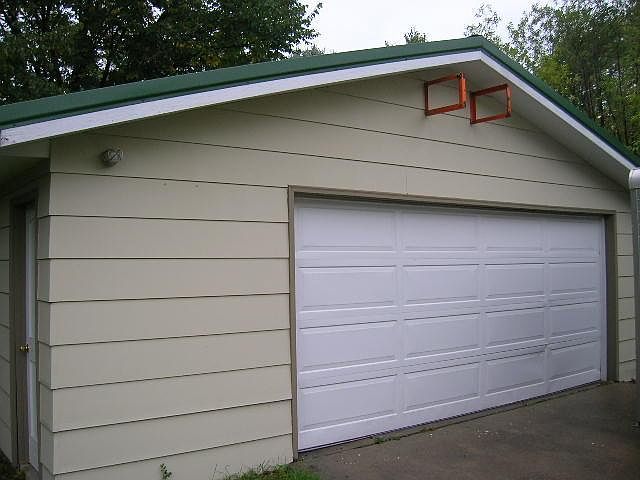 2nd image of 1914 Willow Dr