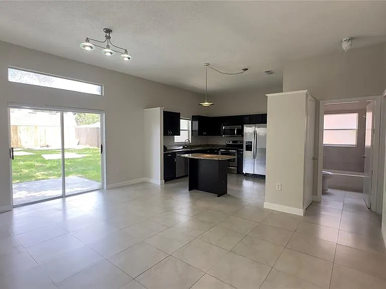 11836 Shotgate Ct — Photo 4
