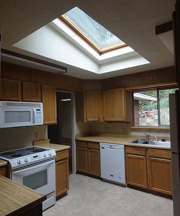4th image of 17450 47th Ave NE