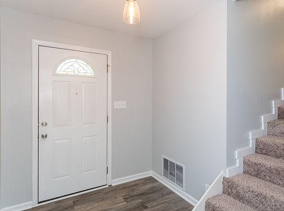 3rd image of 2801 Acton Rd