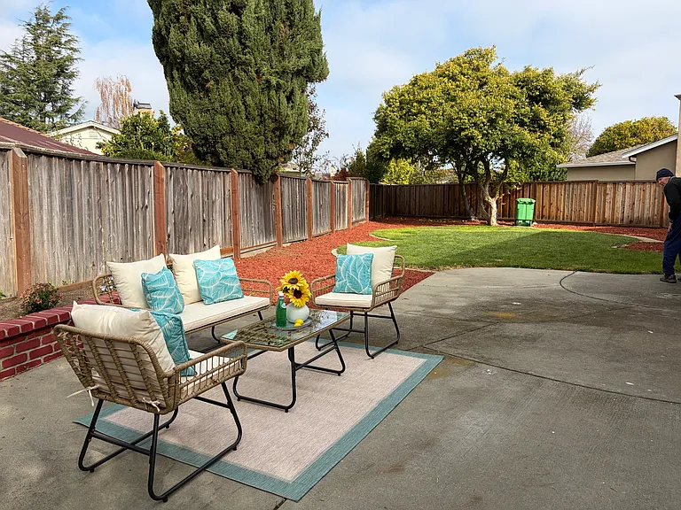 4817 Jennifer Ct — Photo 2
