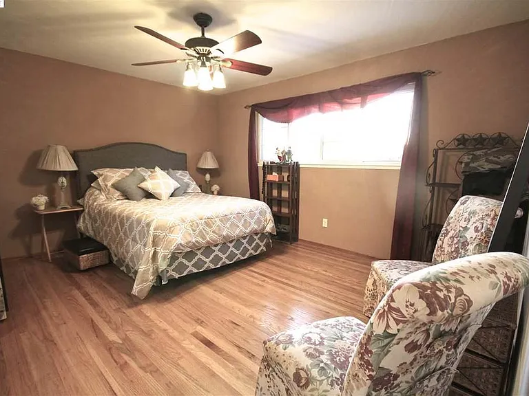5685 Abington Dr — Photo 6